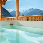 Auhof Wirtshaus & Suiten Salzburger Land mit Privatem Whirlpool auf Terrasse