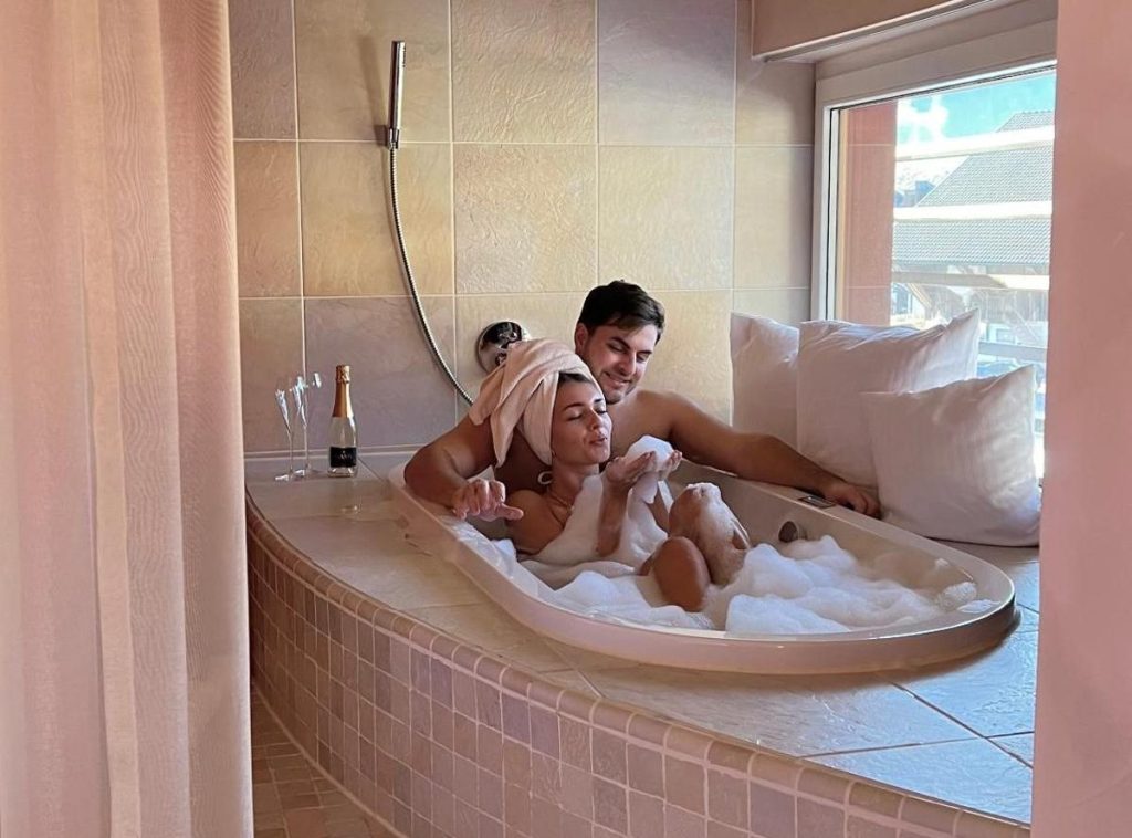 GAMS zu zweit Vorarlberg mit Wellness-Badewanne im Zimmer