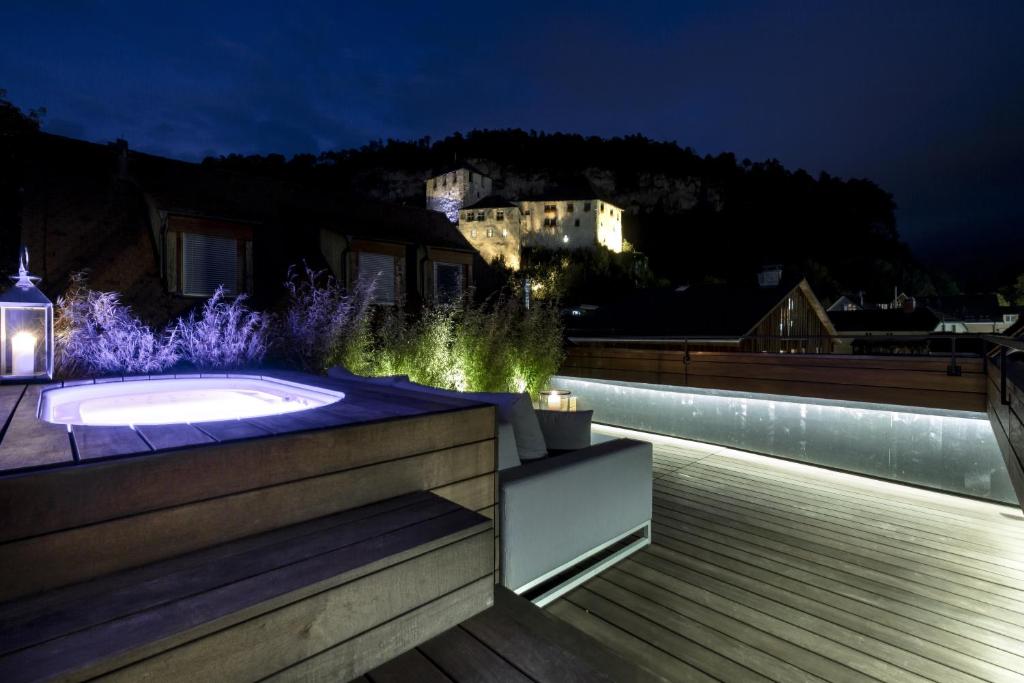 Gutwinski Hotel mit eigenem Whirlpool auf Terrasse in Vorarlberg