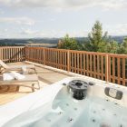Hotelzimmer 111 Weinkitz Steiermark mit Privater Whirlpool auf der Terrasse mit Aussicht