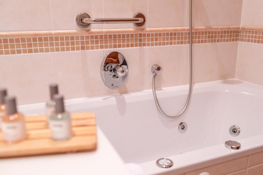Hotelzimmer mit Whirlpool Genießerhof Haimer Hotel Garni Niederösterreich