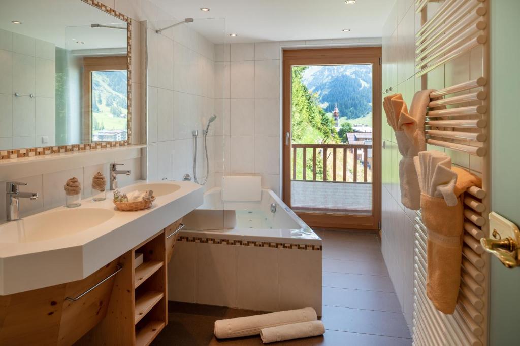 Suite mit Spa-Badewanne Vorarlberg Haus Melitta