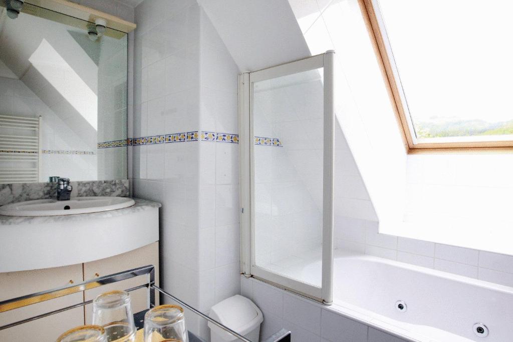 Suite Steinschalerhof Niederösterreich mit Whirlpool im Zimmer