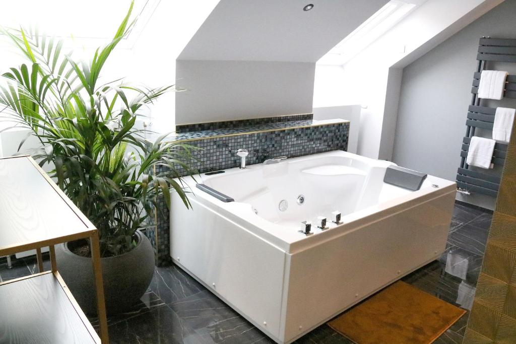 Zimmer mit Spa-Whirlpool Wien Hotel Vienna Beim Prater Zimmer mit Spa-Whirlpool Wien Hotel Vienna Beim Prater